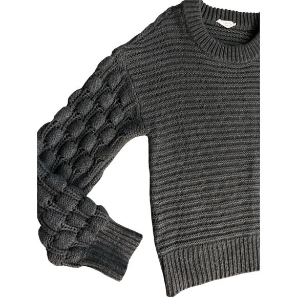 Elodie Gray Pullover Chunky Knit‎ Crewneck Sweater Pom Pom Sleeves Size Medium - Picture 3 of 10